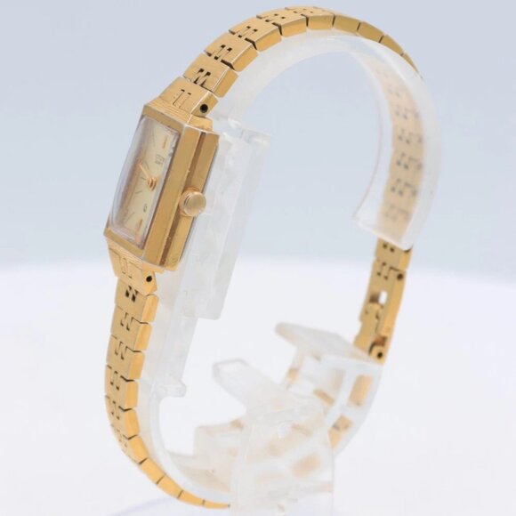 Vintage Citizen 3220 8775 CQ Tank Style Ladies Quartz Wristwatch Gold Tone - Picture 1 of 7